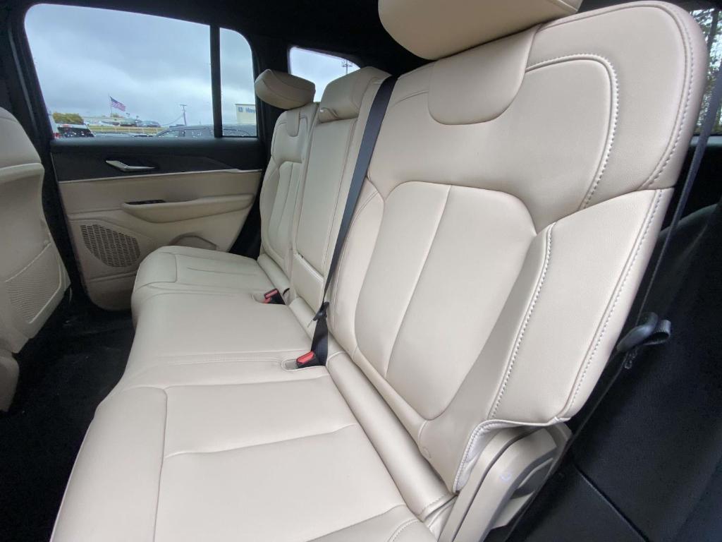 new 2025 Jeep Grand Cherokee car, priced at $41,291