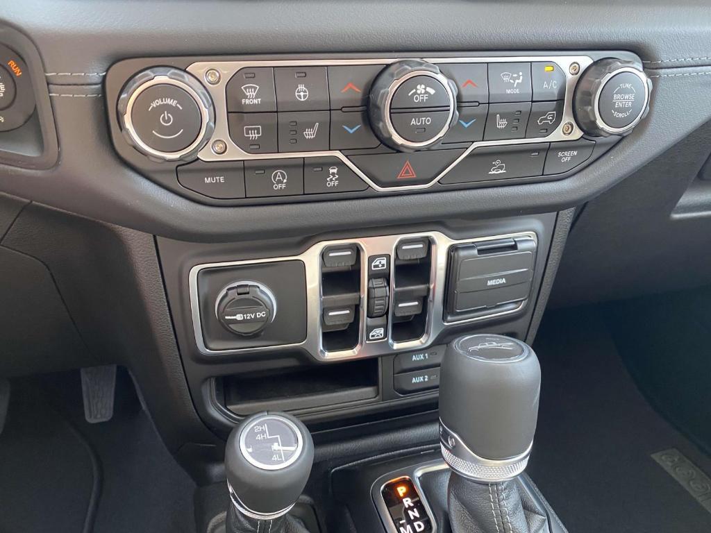 new 2025 Jeep Gladiator car, priced at $46,083