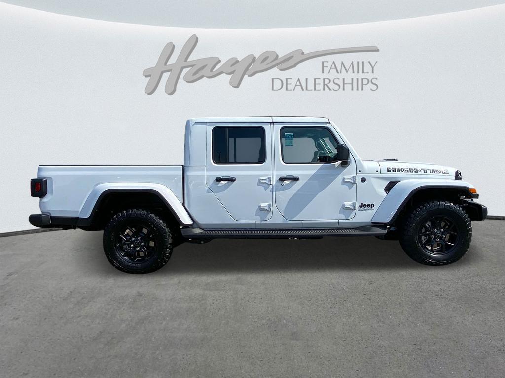 new 2025 Jeep Gladiator car, priced at $46,083