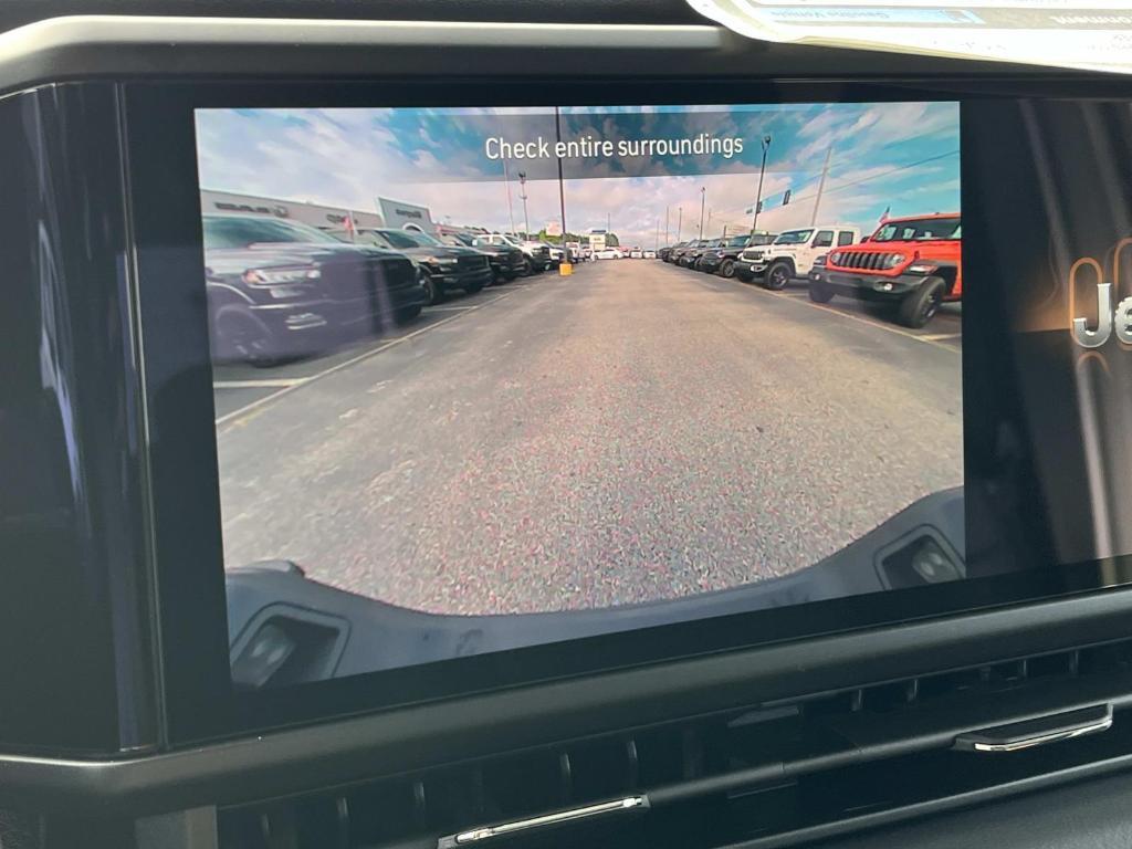 new 2025 Jeep Gladiator car, priced at $44,233
