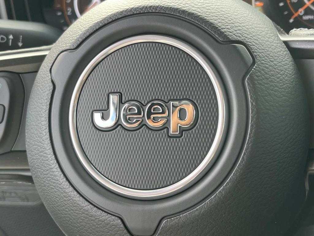 new 2025 Jeep Gladiator car, priced at $44,233