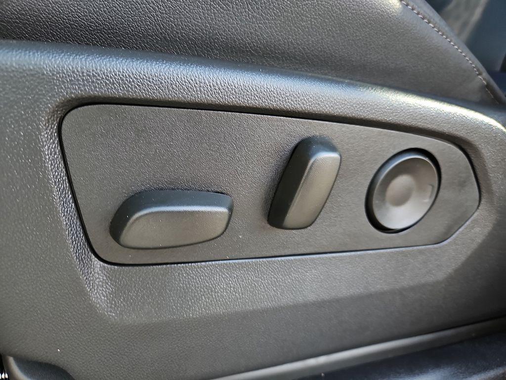 new 2025 Chevrolet Silverado 1500 car, priced at $51,913