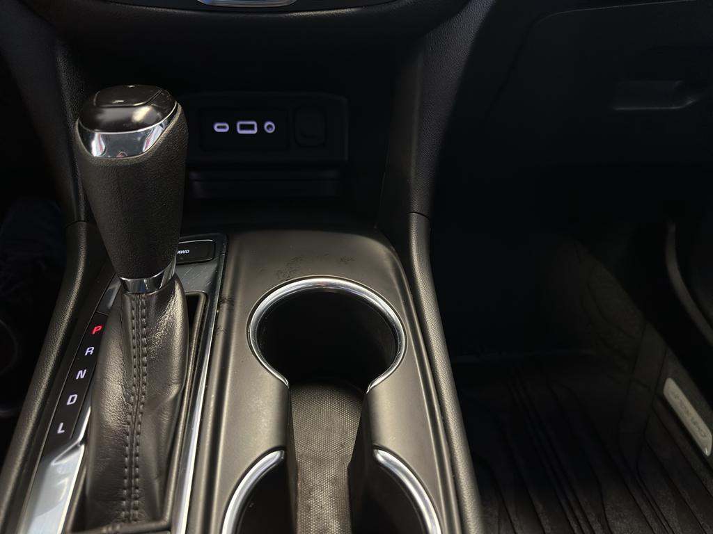 used 2021 Chevrolet Equinox car, priced at $19,984