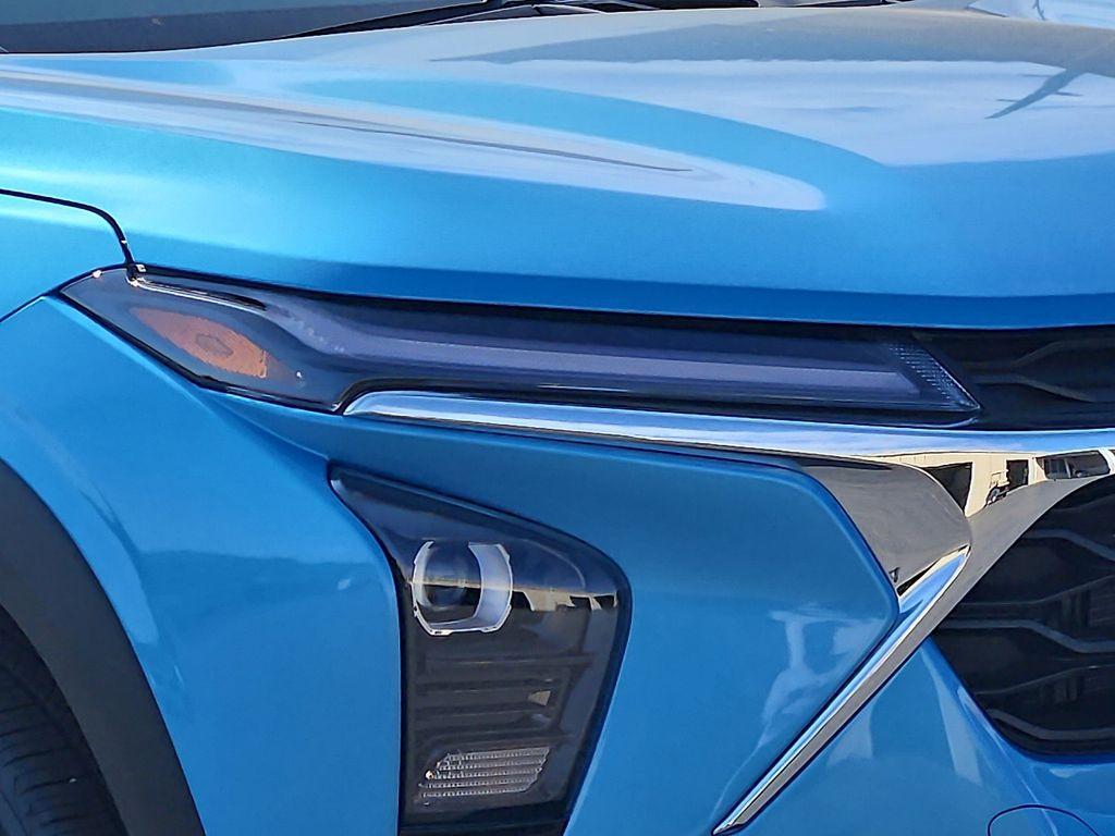 new 2025 Chevrolet Trax car, priced at $26,195