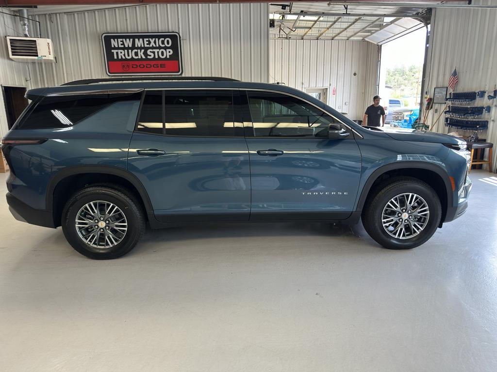 new 2025 Chevrolet Traverse car, priced at $42,195