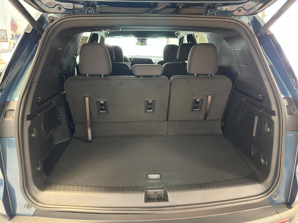 new 2025 Chevrolet Traverse car, priced at $42,195