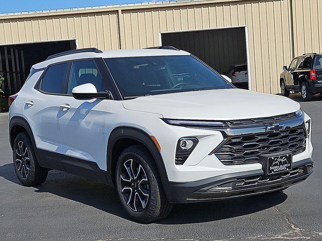 new 2025 Chevrolet TrailBlazer car, priced at $32,475