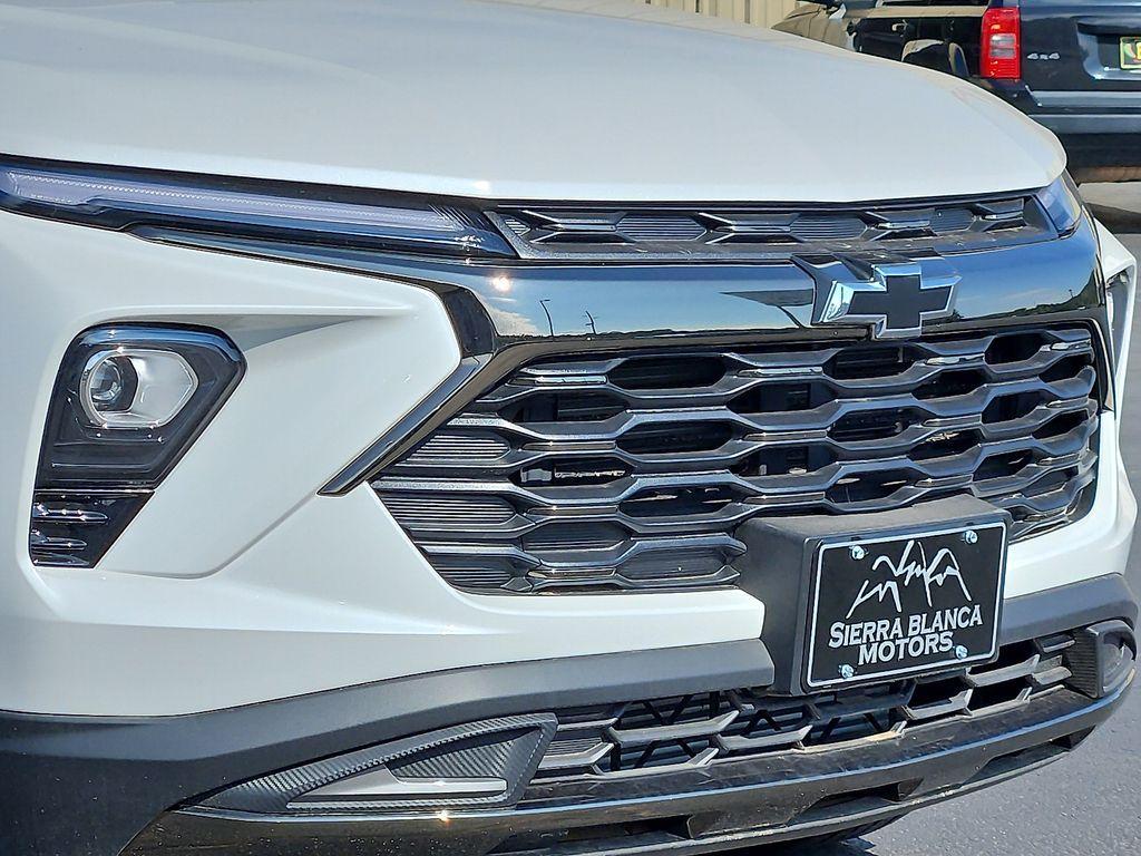 new 2025 Chevrolet TrailBlazer car, priced at $32,475