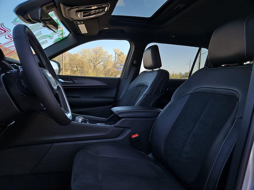 new 2025 Jeep Grand Cherokee L car, priced at $50,175