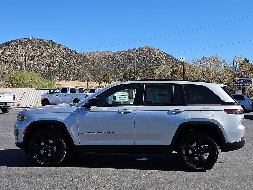 new 2025 Jeep Grand Cherokee L car, priced at $50,175