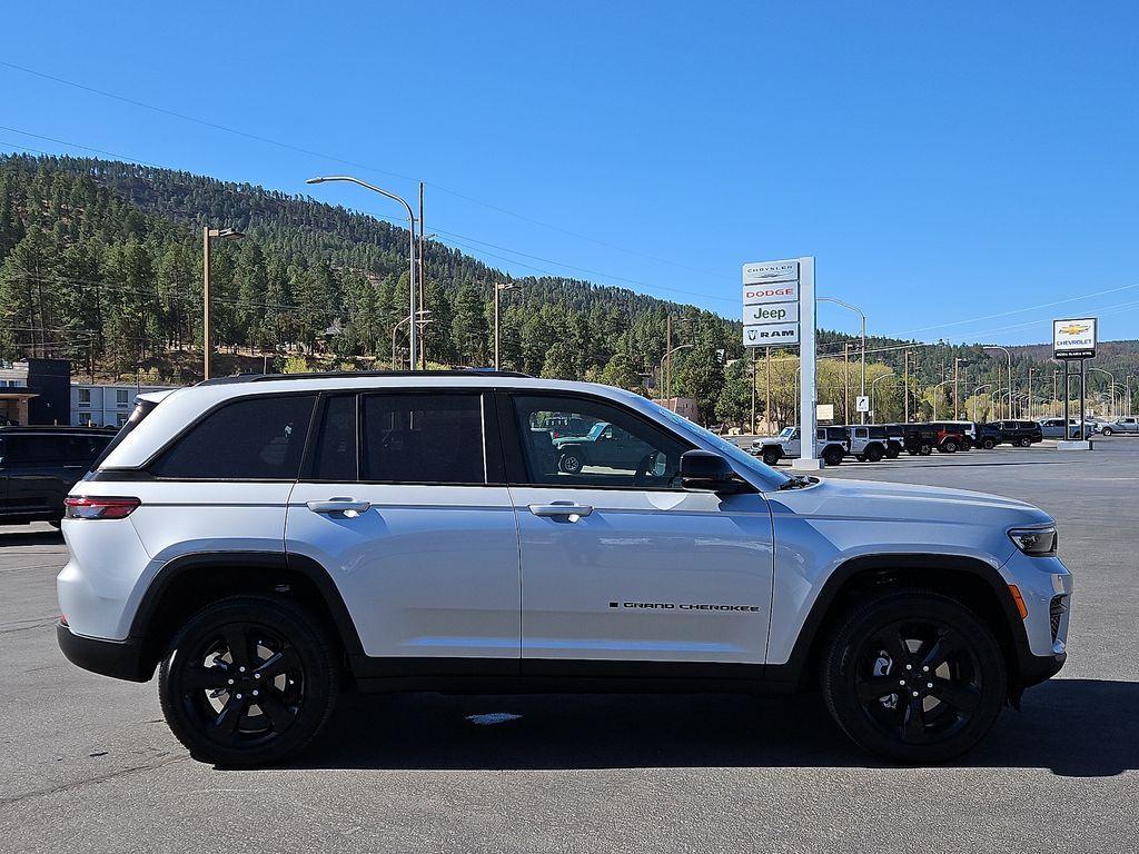 new 2025 Jeep Grand Cherokee L car, priced at $50,175