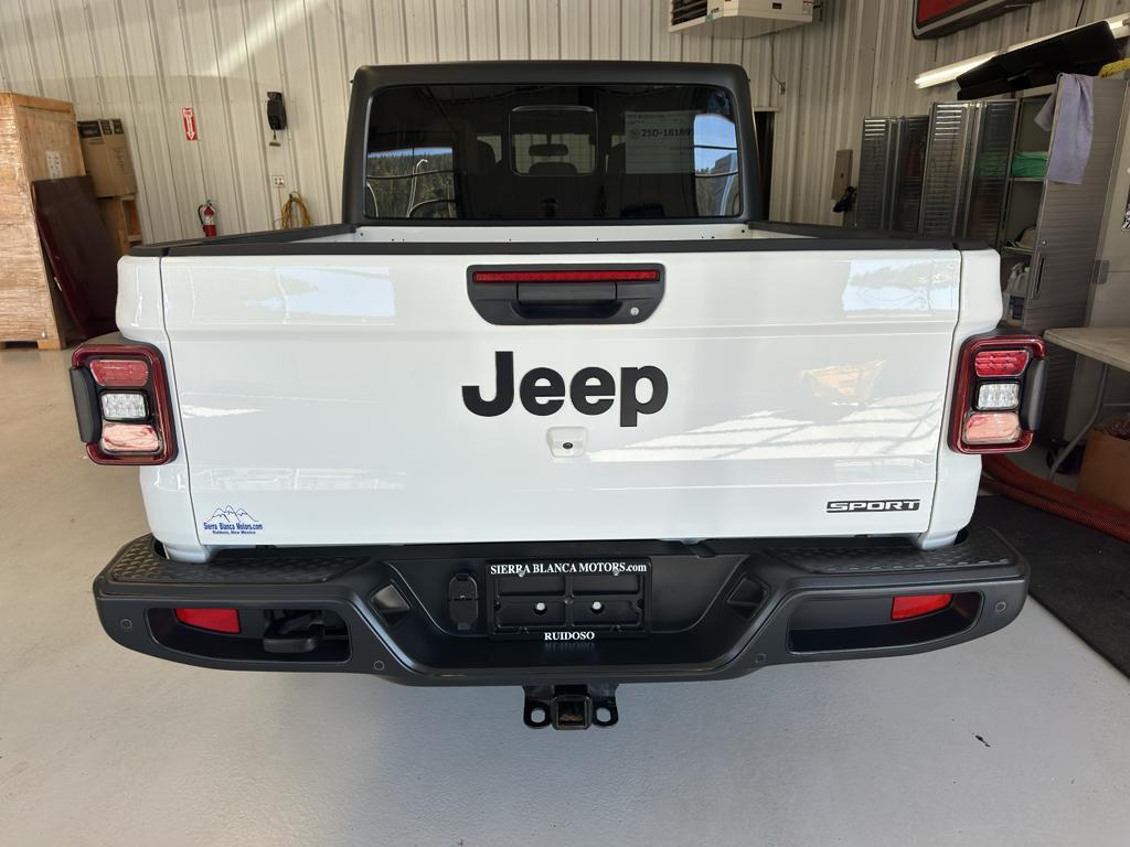 used 2020 Jeep Gladiator car, priced at $33,384