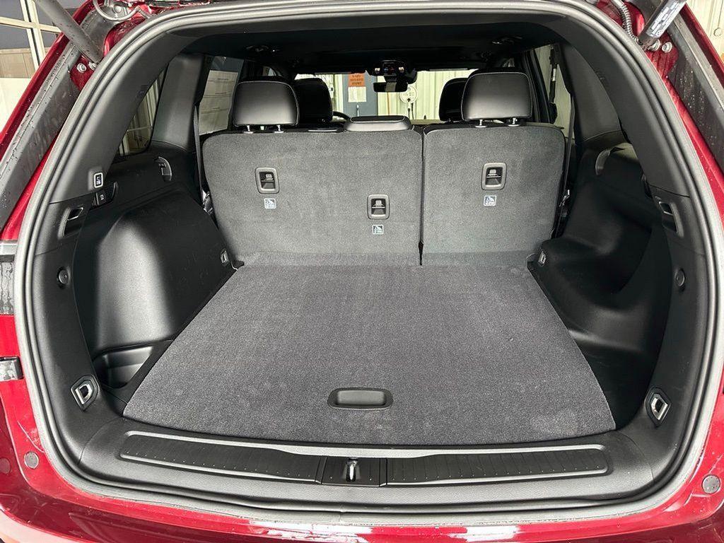 new 2025 Jeep Grand Cherokee car, priced at $49,370