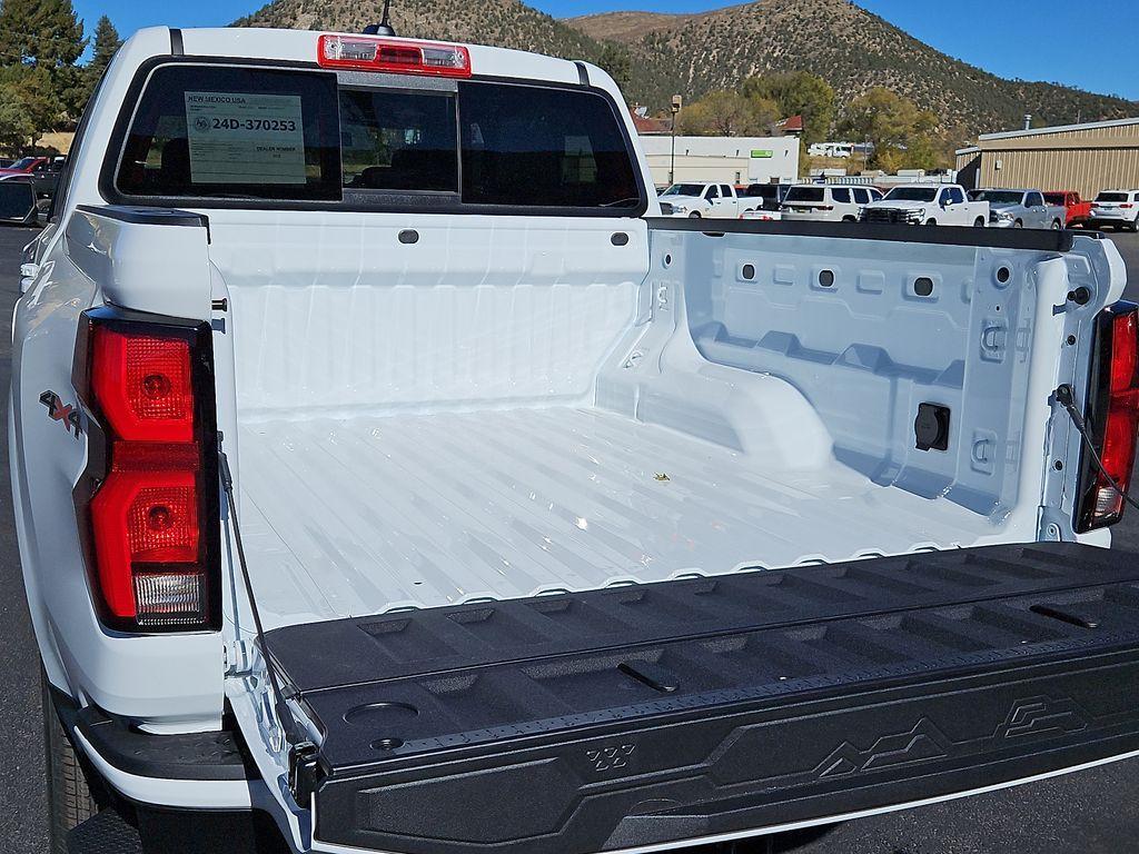new 2024 Chevrolet Colorado car, priced at $45,130