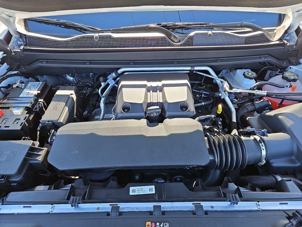 new 2024 Chevrolet Colorado car, priced at $45,130