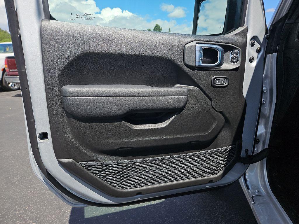 new 2024 Jeep Wrangler car, priced at $55,655