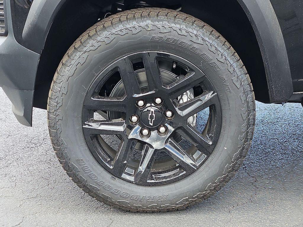 new 2025 Chevrolet Colorado car, priced at $47,480