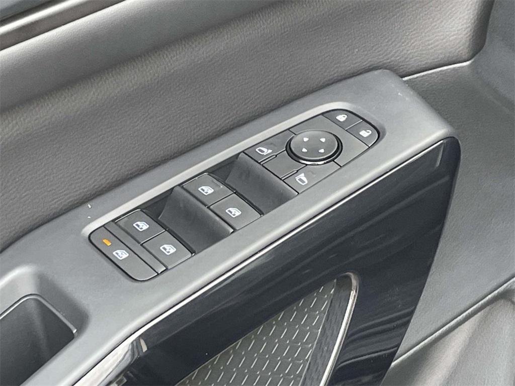 new 2025 Nissan Pathfinder car, priced at $34,983