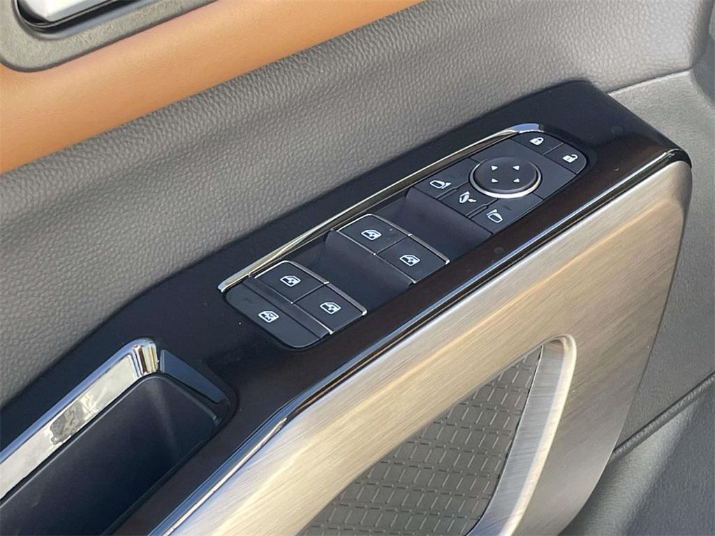 new 2025 Nissan Pathfinder car, priced at $43,153