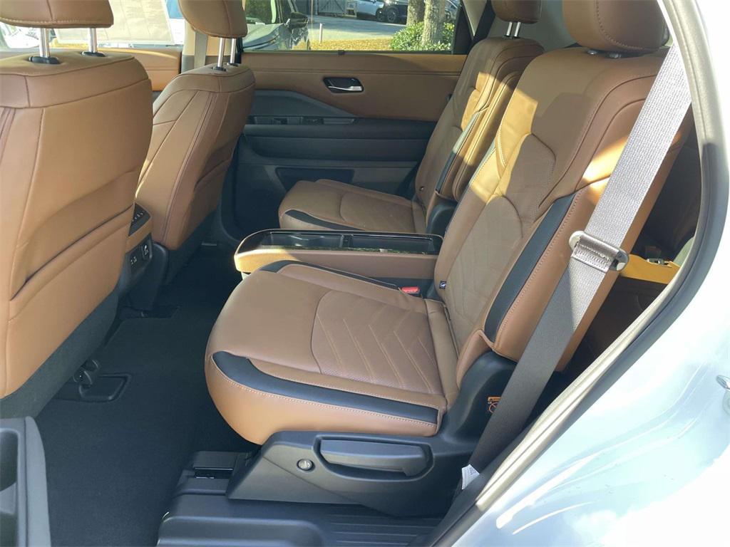 new 2025 Nissan Pathfinder car, priced at $43,153