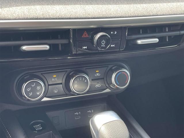 new 2025 Nissan Kicks car, priced at $25,454
