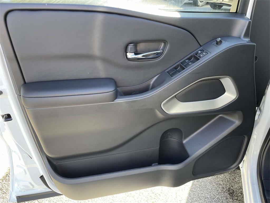 new 2026 Nissan Frontier car, priced at $36,580