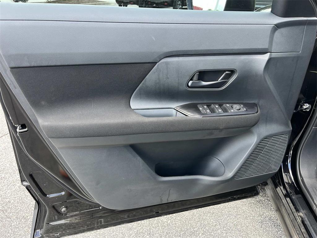 new 2025 Nissan Kicks car, priced at $22,188