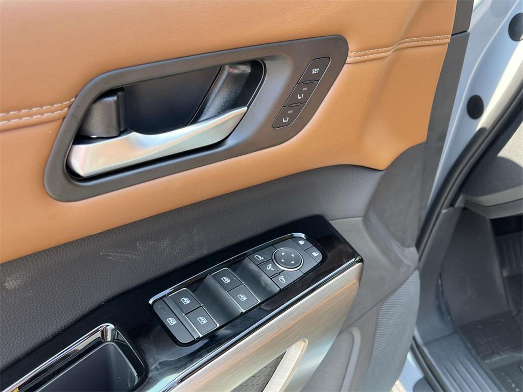 new 2025 Nissan Pathfinder car, priced at $44,732