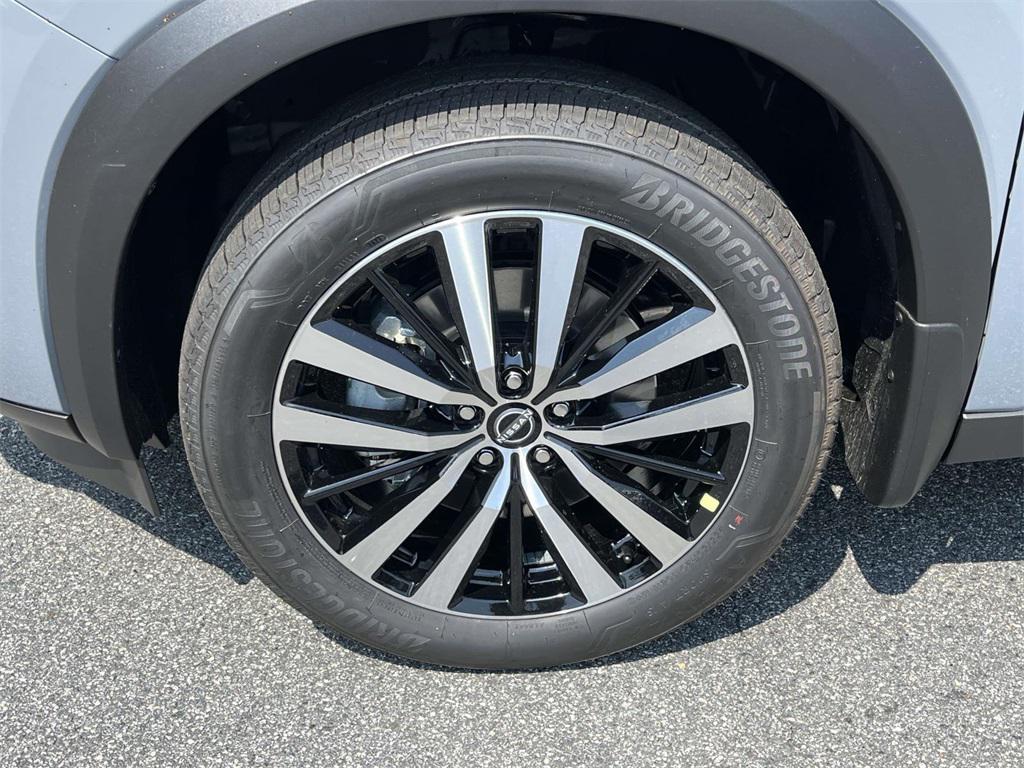 new 2025 Nissan Pathfinder car, priced at $44,732
