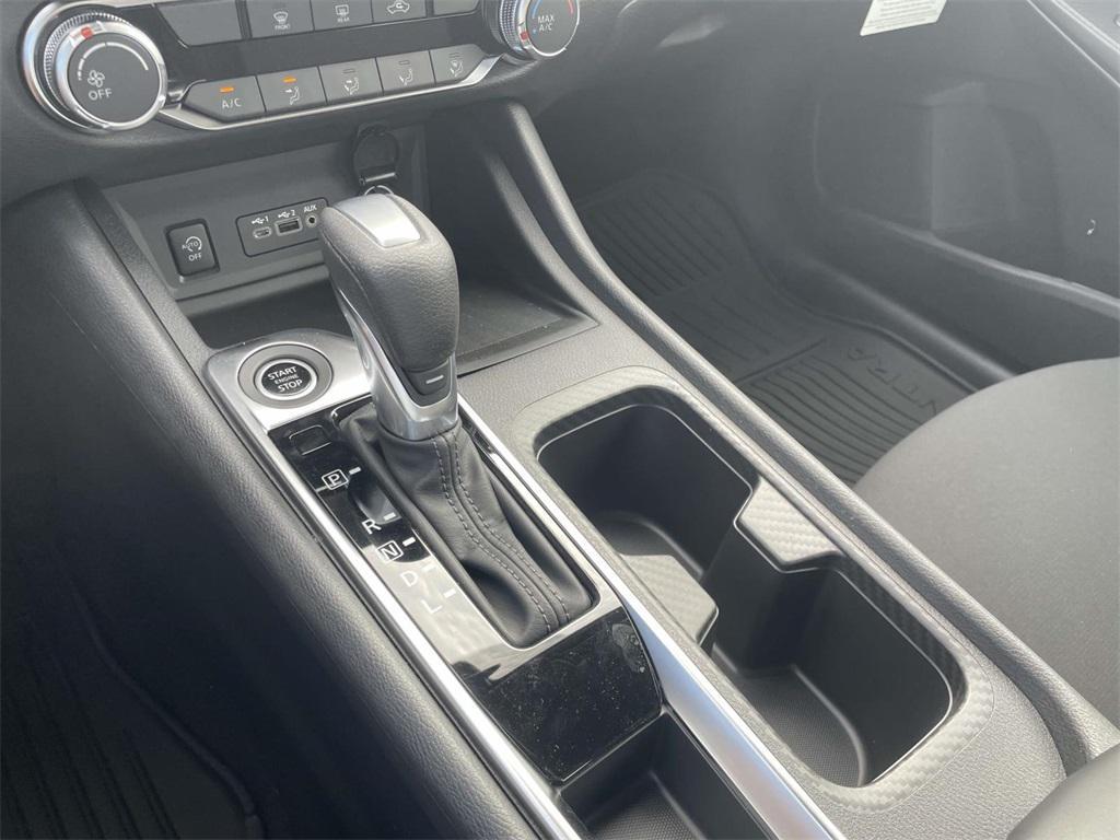 new 2025 Nissan Sentra car, priced at $22,051