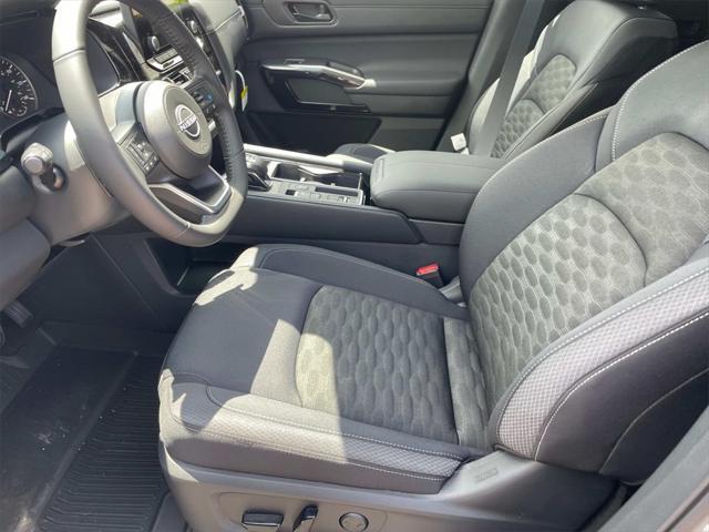new 2025 Nissan Pathfinder car, priced at $36,275