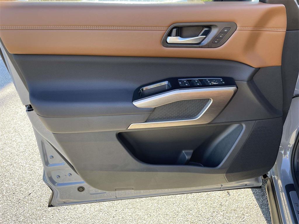 new 2025 Nissan Pathfinder car, priced at $44,241