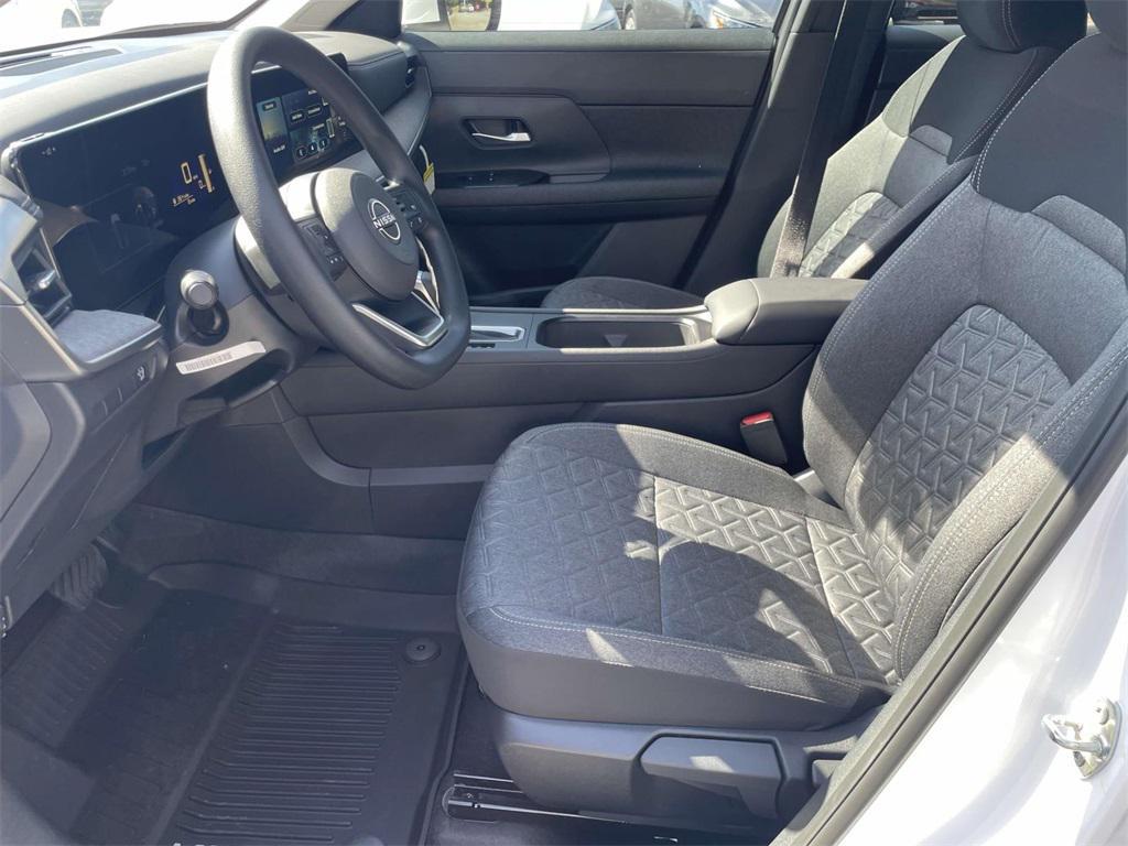 new 2025 Nissan Kicks car, priced at $23,119