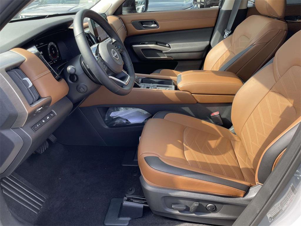new 2025 Nissan Pathfinder car, priced at $43,084