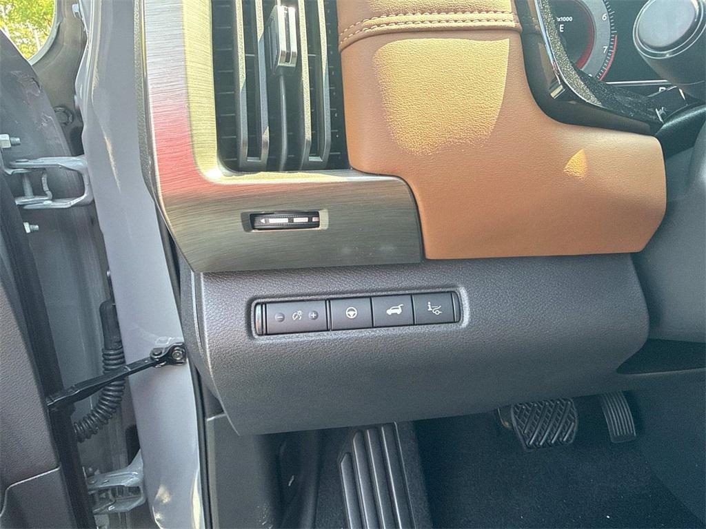 new 2025 Nissan Pathfinder car, priced at $48,084