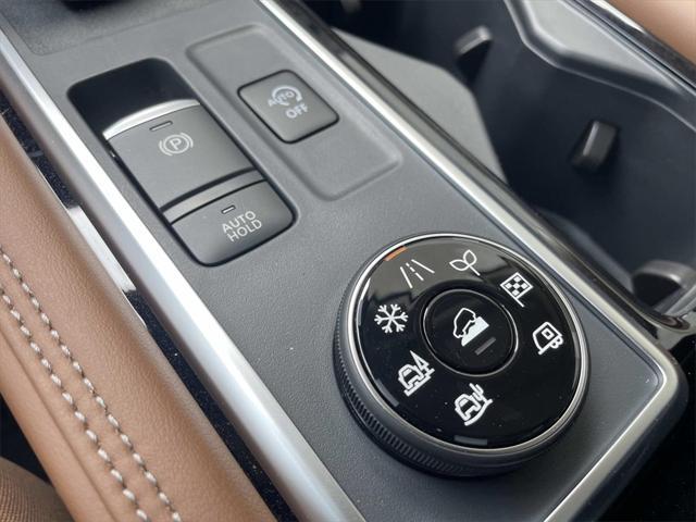 new 2025 Nissan Pathfinder car, priced at $50,776