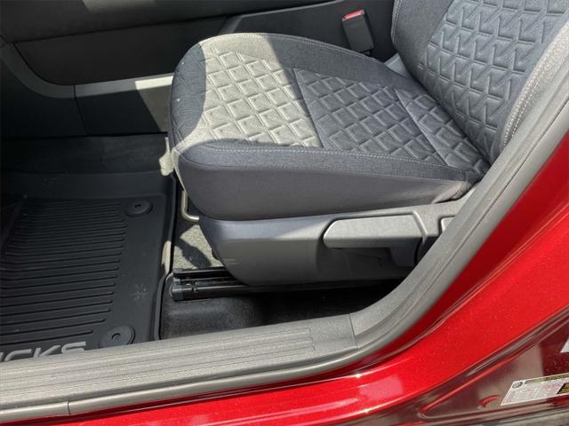 new 2025 Nissan Kicks car, priced at $24,252