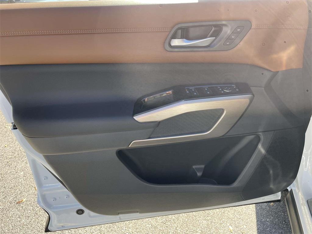 new 2025 Nissan Pathfinder car, priced at $46,097