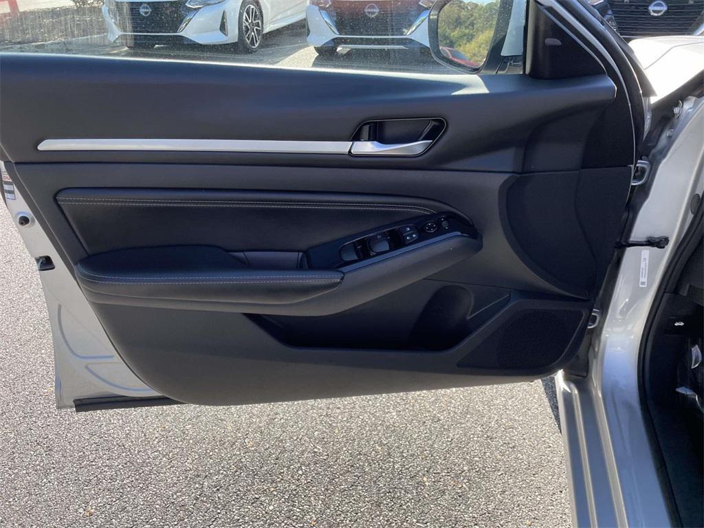 used 2023 Nissan Altima car, priced at $21,287