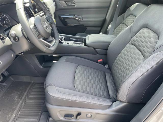 new 2025 Nissan Pathfinder car, priced at $36,275