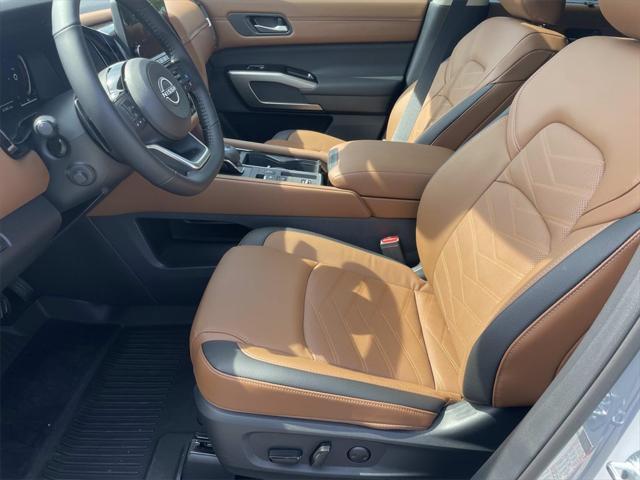new 2025 Nissan Pathfinder car, priced at $49,793