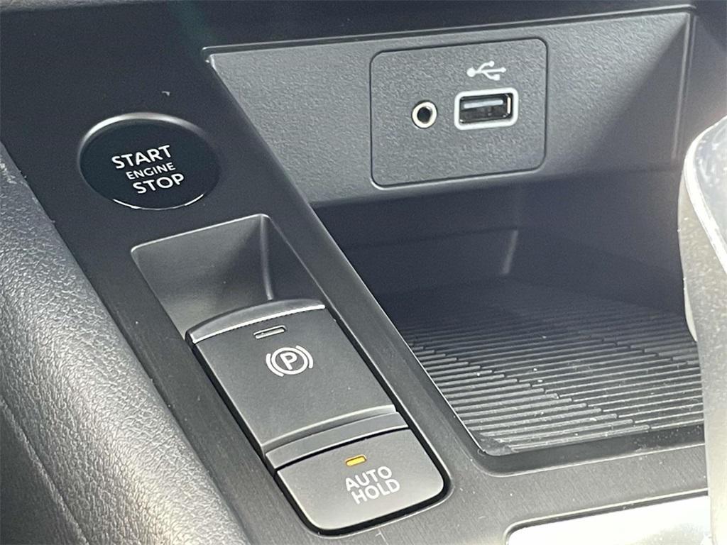 new 2025 Nissan Kicks car, priced at $22,106