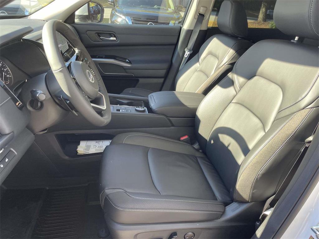 new 2025 Nissan Pathfinder car, priced at $38,467