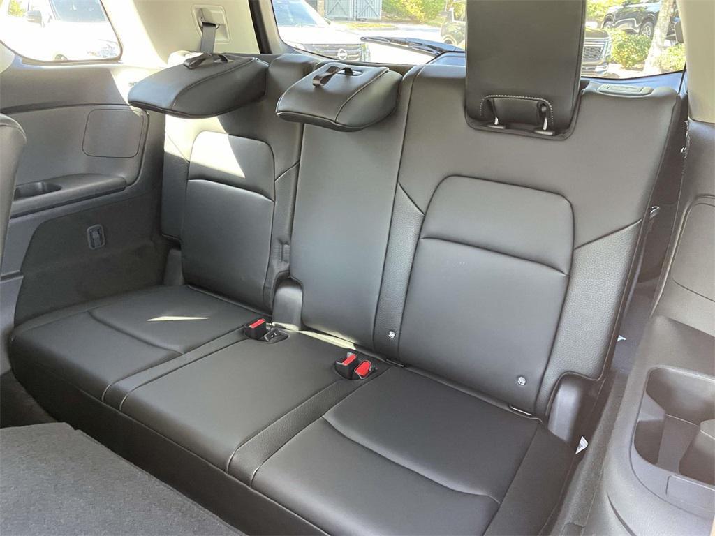 new 2025 Nissan Pathfinder car, priced at $35,435