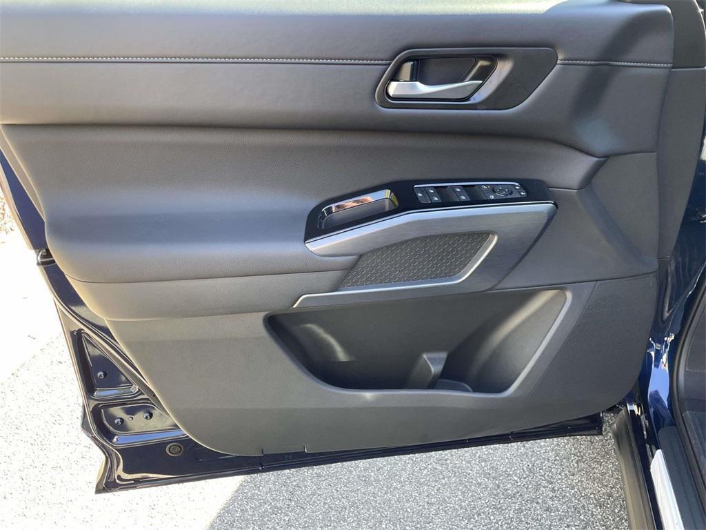 new 2025 Nissan Pathfinder car, priced at $35,435