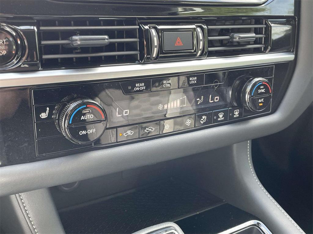 new 2025 Nissan Pathfinder car, priced at $32,612