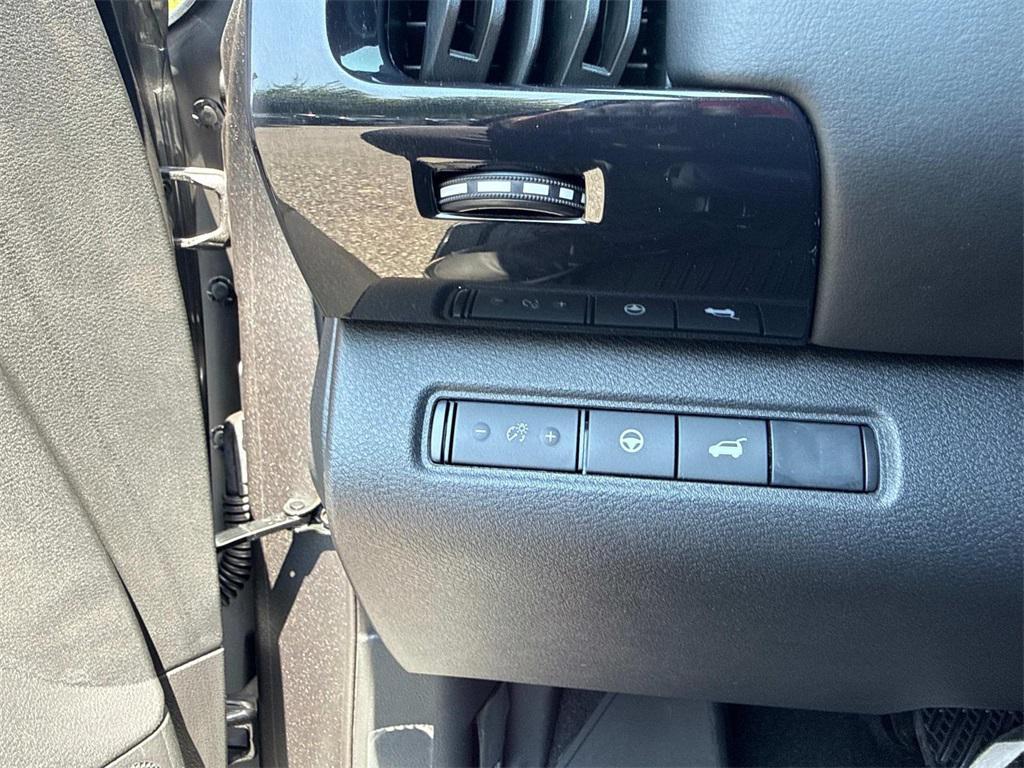 new 2025 Nissan Pathfinder car, priced at $38,112