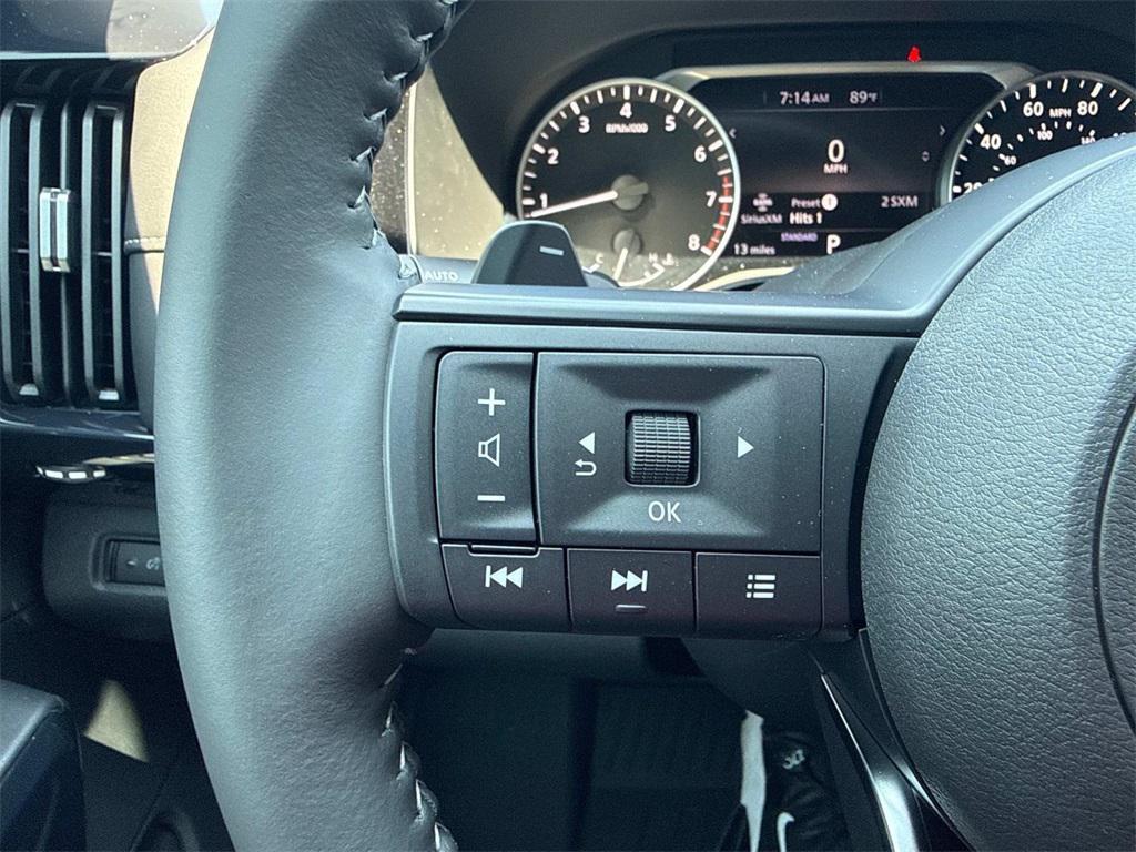 new 2025 Nissan Pathfinder car, priced at $38,112