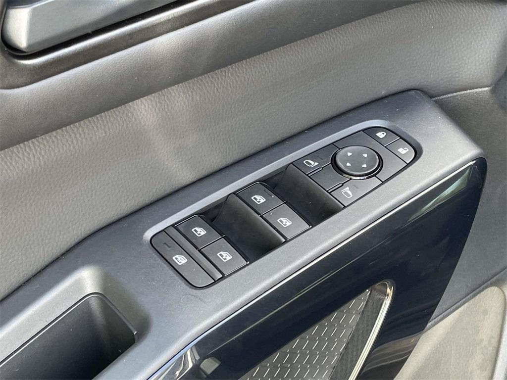 new 2025 Nissan Pathfinder car, priced at $32,612