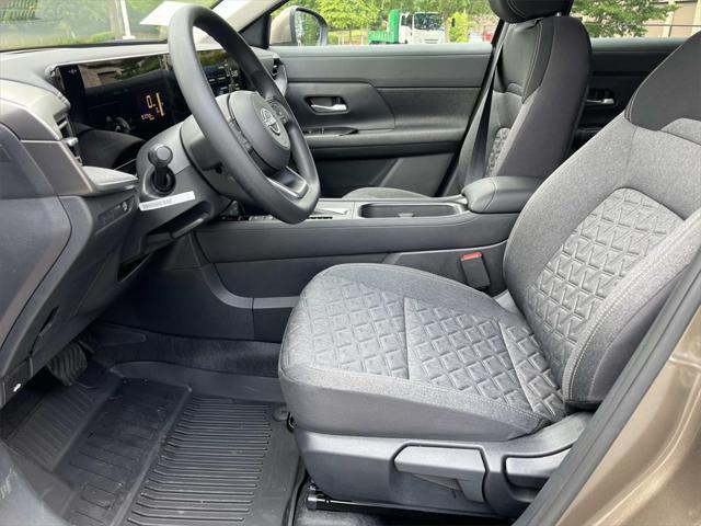 new 2025 Nissan Kicks car, priced at $23,746